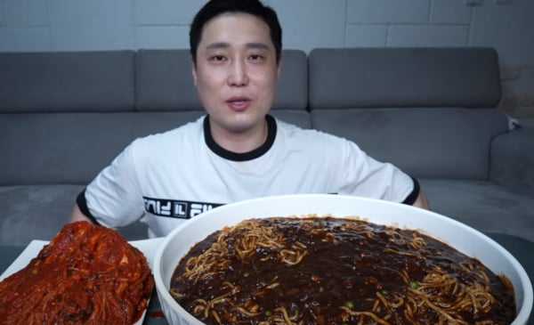 면상호, 먹방 유튜버의 자존심… 스타트렌드 1위로 우뚝