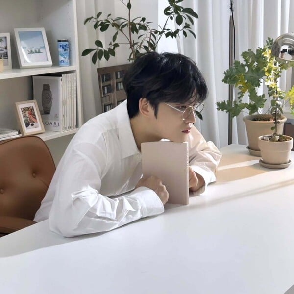 [디시트렌드] ‘김재중’이 선택받는 이유··· K-POP 남자가수 1위의 의미