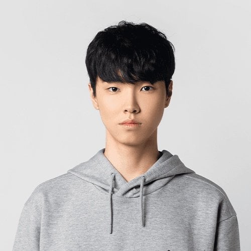 디시트렌드 롤 부문 인기 투표 정지훈 22관왕 위엄