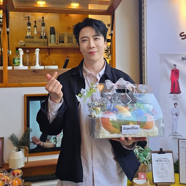 에녹, 눈빛 하나로 스타트렌드 뮤지컬 남자배우 1위… 무대 위 진짜 이야기가 시작됐다