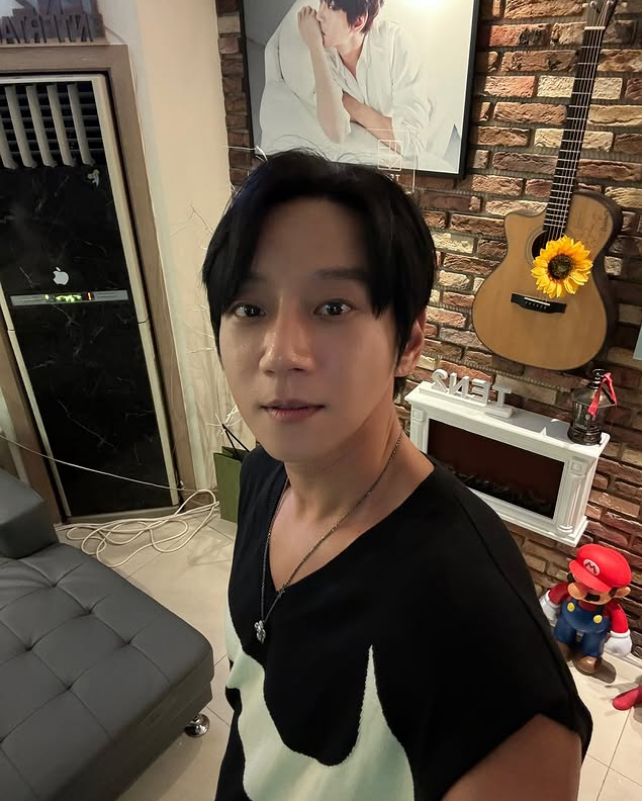 황치열, 디시트렌드 발라드 부문 정상…15만 표로 인기 폭발