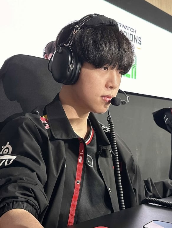 [디시트렌드] 홍석진, 투표 1위로 증명한 차세대 에이스