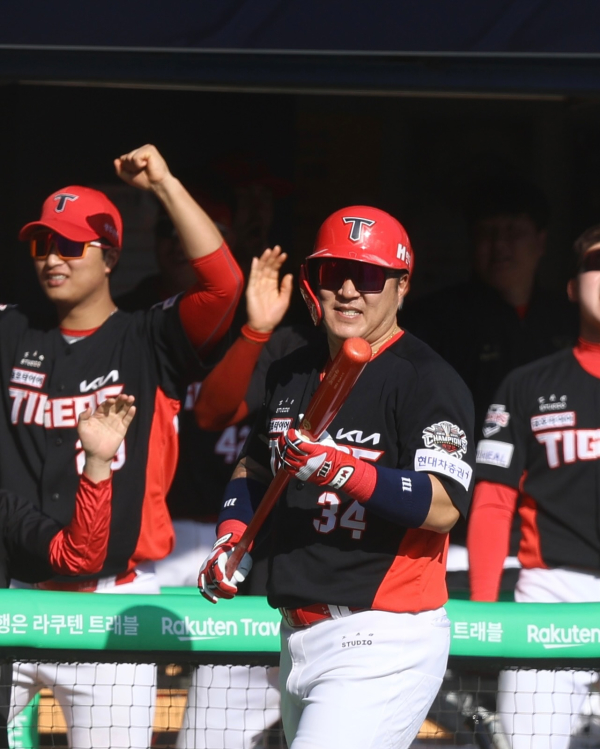 디시트렌드 1위는 KIA 타이거즈…뜨거운 응원으로 정상 찍다